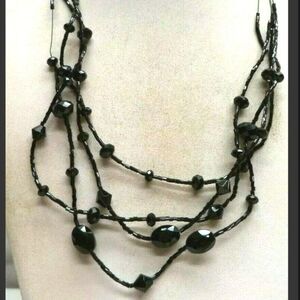 3/$30 🖤 VINTAGE JET BLACK GLASS BEADED NECKLACE 22 INCHES LONG